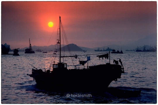 Hong Kong Harbour - 1987 - LELA024