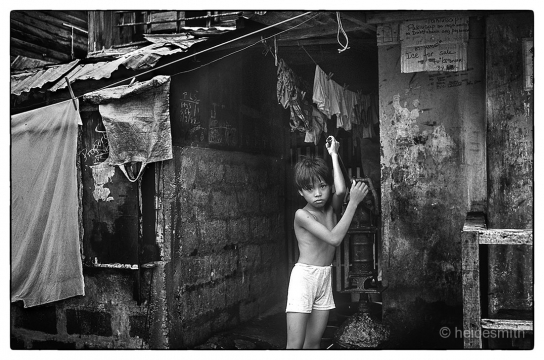 Manila slums 1986 - LELA030