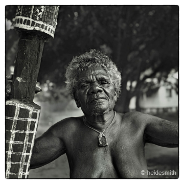 Ada with pukamani pole - 1988 - LIAC02