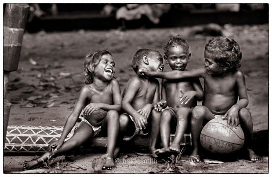 Four little Tiwi - 1988 - LETI017